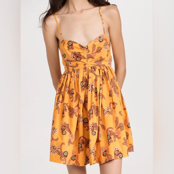 10 things i hate about you yellow dress Julia Stiles As Kat Stratford in Prom – Hoprom A 1920s Fashion History Color:Bitter Brown Simple_Wedding This yellow satin dress